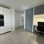 Zenith Charm Of Barry Gardens- Private Parking Apartment