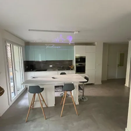 Apartment Charm Of Barry Gardens- Private Parking Toulouse