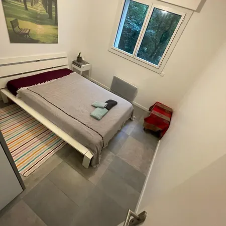 Daire Zenith Charm Of Barry Gardens- Private Parking