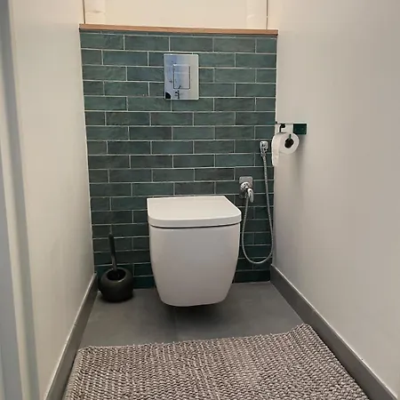 Zenith Charm Of Barry Gardens- Private Parking Apartman