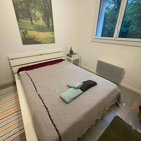 Zenith Charm Of Barry Gardens- Private Parking Apartman