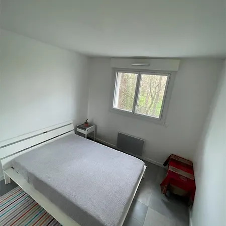 Zenith Charm Of Barry Gardens- Private Parking *